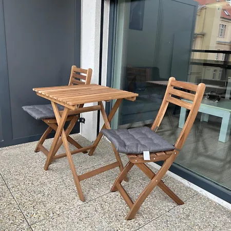 Elegant Escape I - Centre & Free Parking Apartment Bratislava