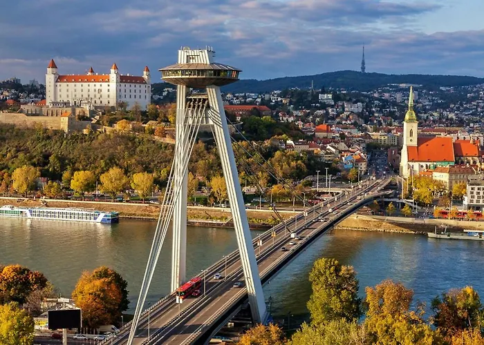 Elegant Escape I - Centre & Free Parking Apartament