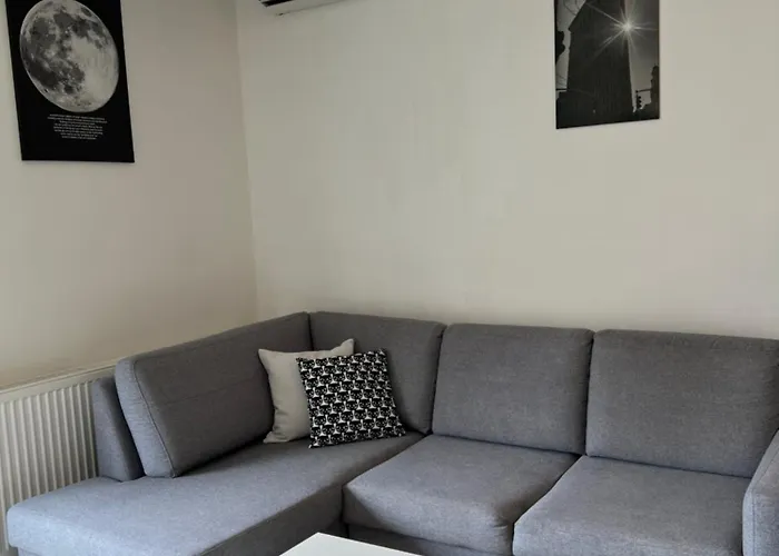 Elegant Escape I - Centre & Free Parking 아파트 *