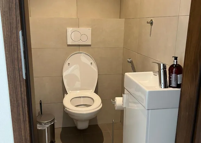 Elegant Escape I - Centre & Free Parking Apartament